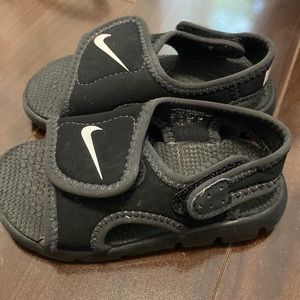 Nike sunray adjust black baby sandals size 6c